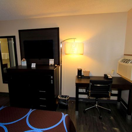 Hotel Super 8 By Wyndham Lenexa Overland Park Area/Mall Area Esterno foto