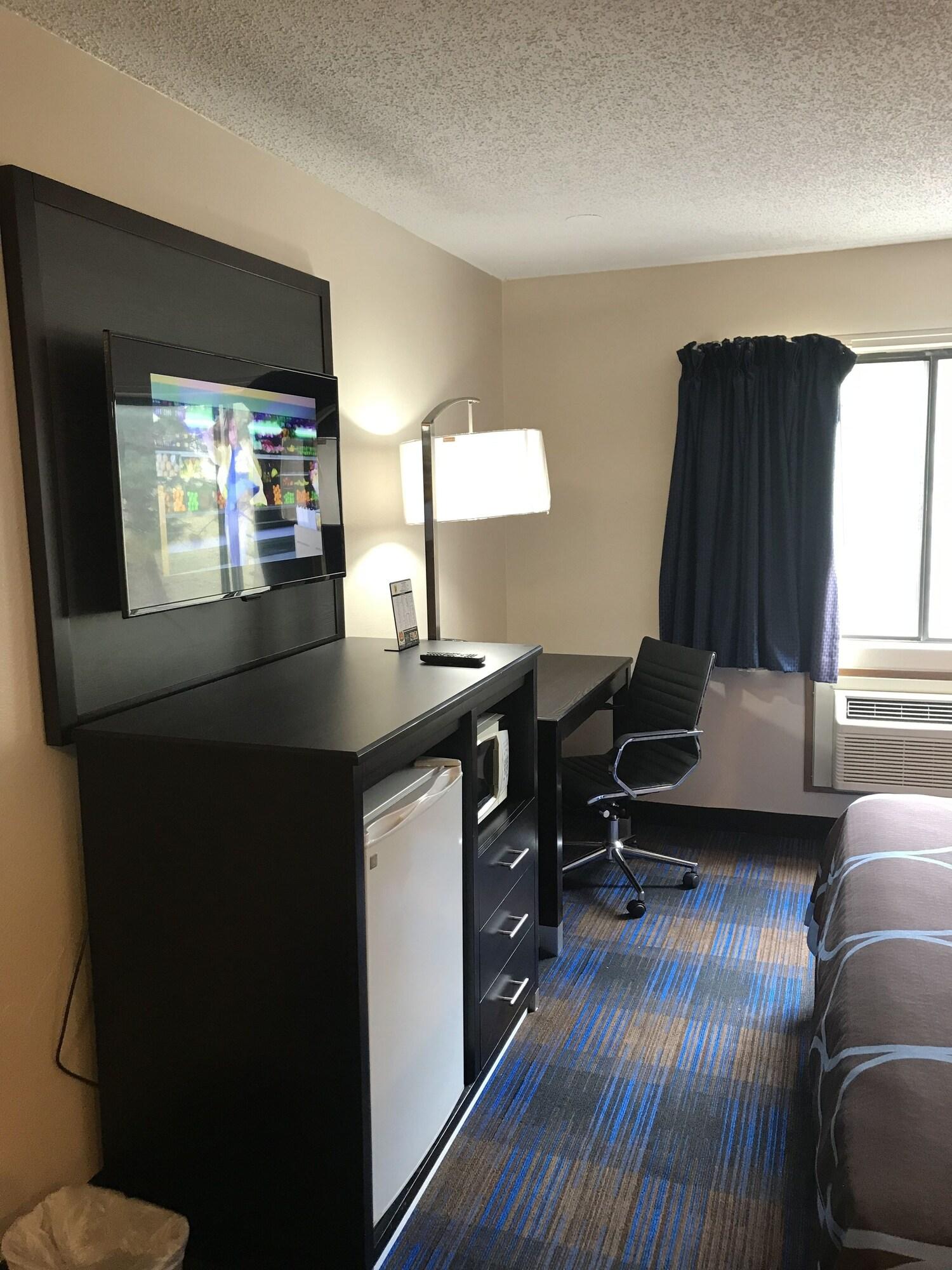 Hotel Super 8 By Wyndham Lenexa Overland Park Area/Mall Area Esterno foto