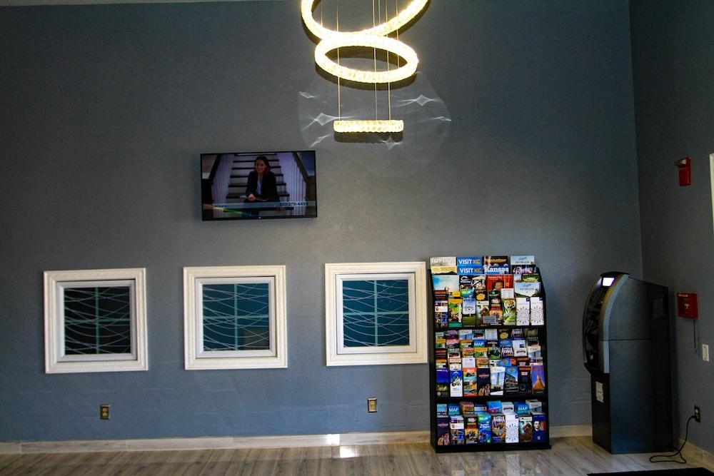 Super 8 By Wyndham Lenexa Overland Park Area/Mall Area Esterno foto