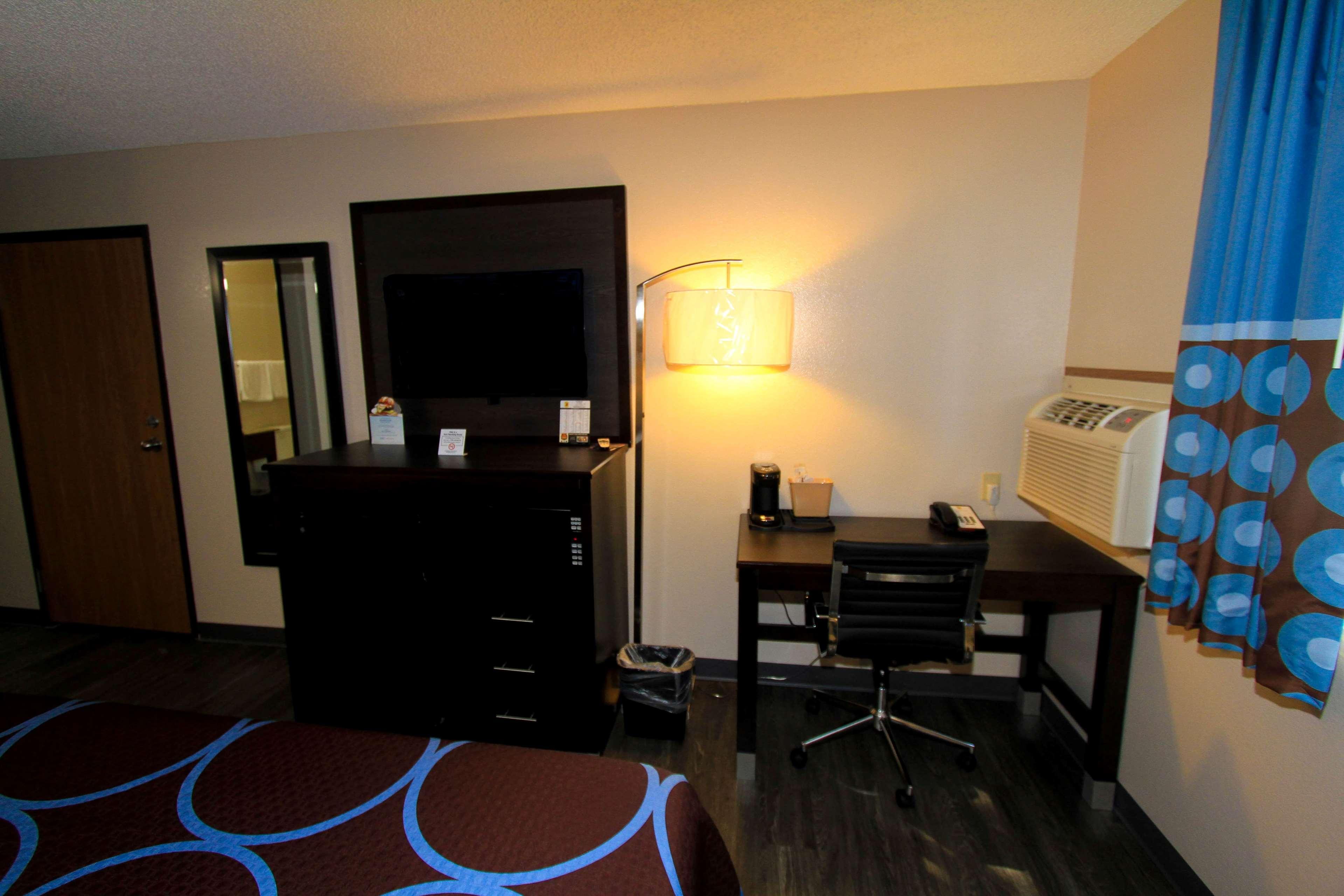 Hotel Super 8 By Wyndham Lenexa Overland Park Area/Mall Area Esterno foto