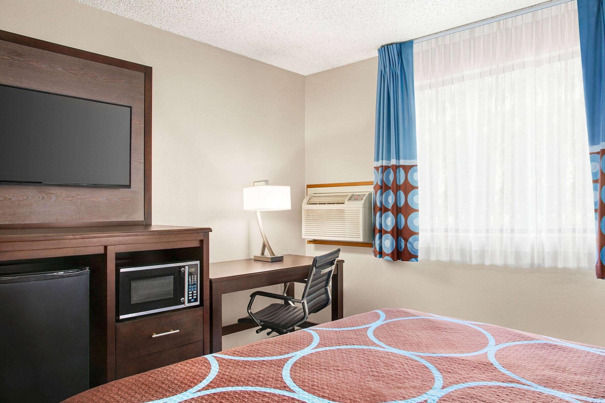 Hotel Super 8 By Wyndham Lenexa Overland Park Area/Mall Area Esterno foto