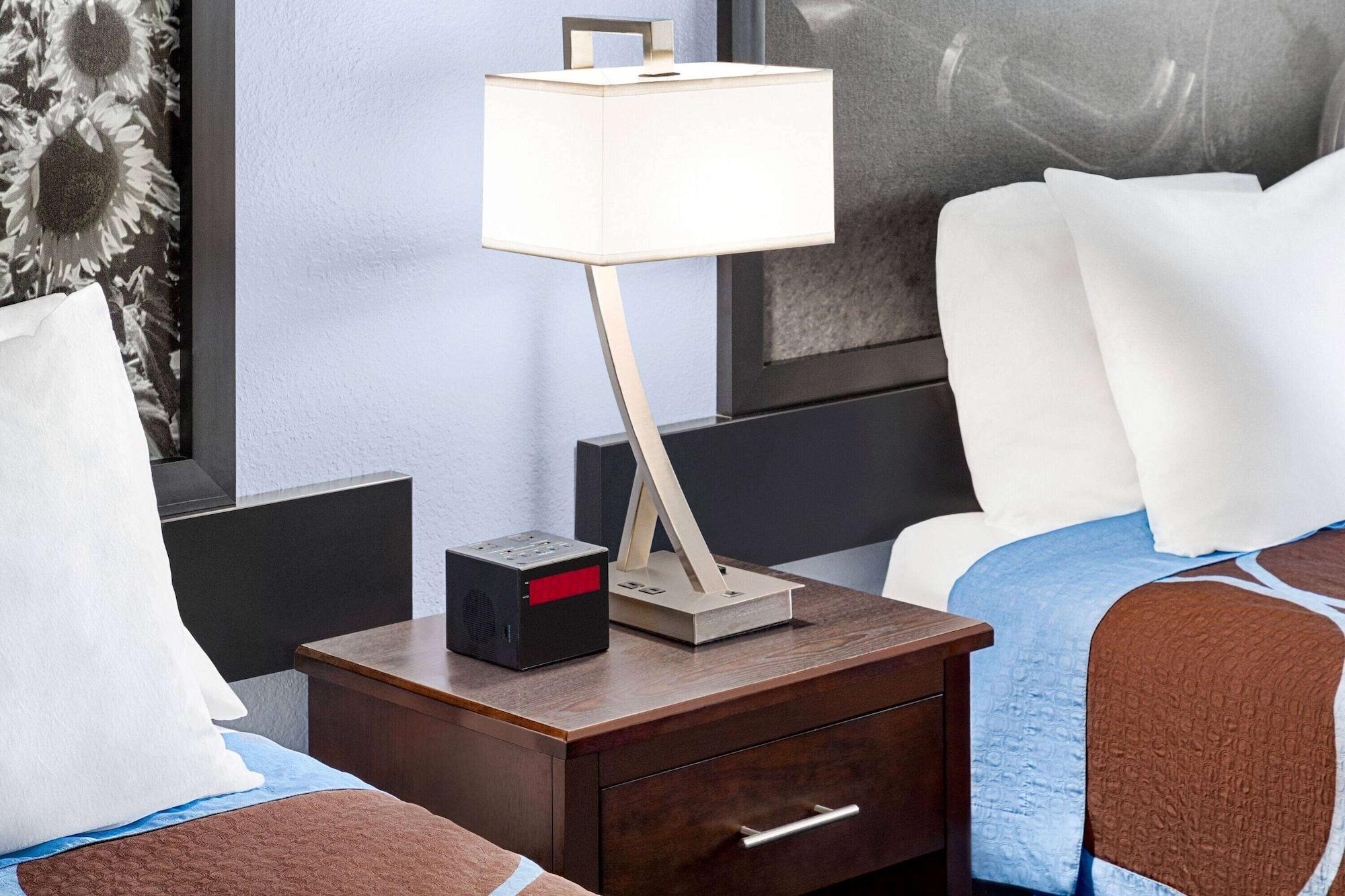 Super 8 By Wyndham Lenexa Overland Park Area/Mall Area Esterno foto